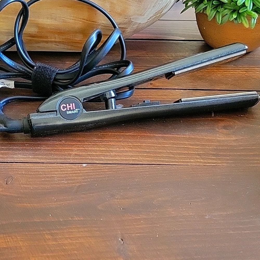 CHI Smart flat iron